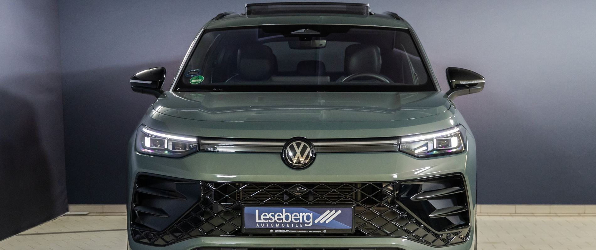 VW Tyron in grün Frontansicht